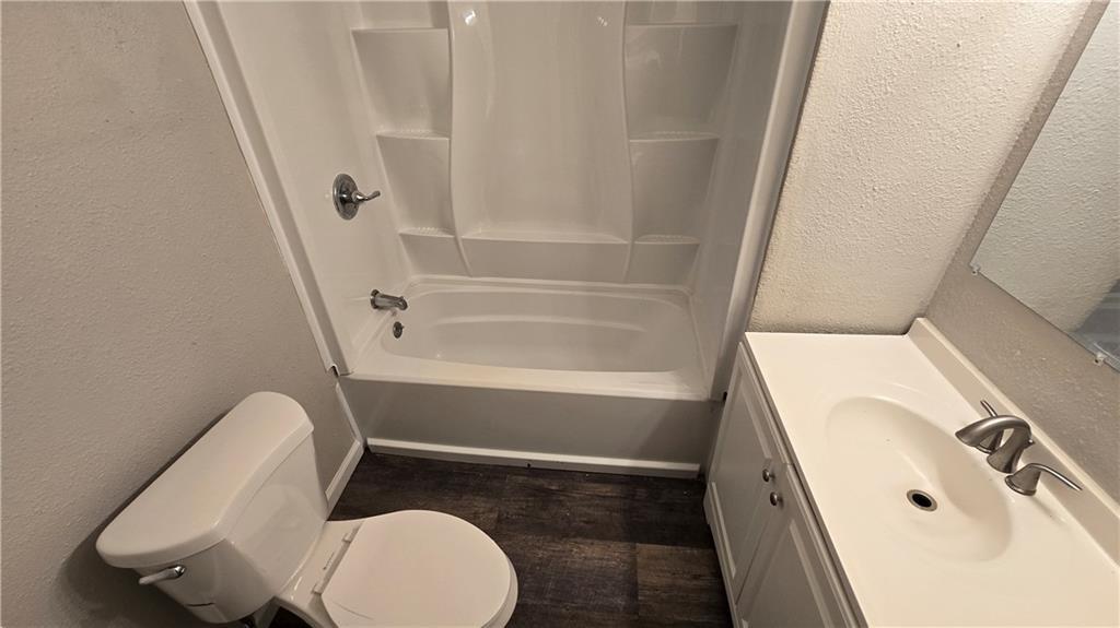 402 Van Brunt Boulevard Property Photo 10