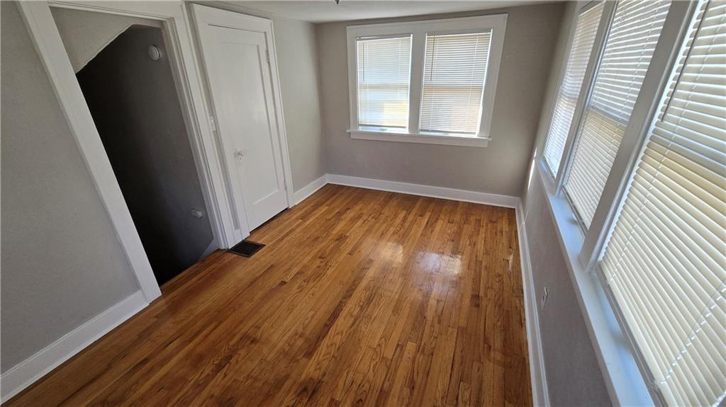 402 Van Brunt Boulevard Property Photo 11