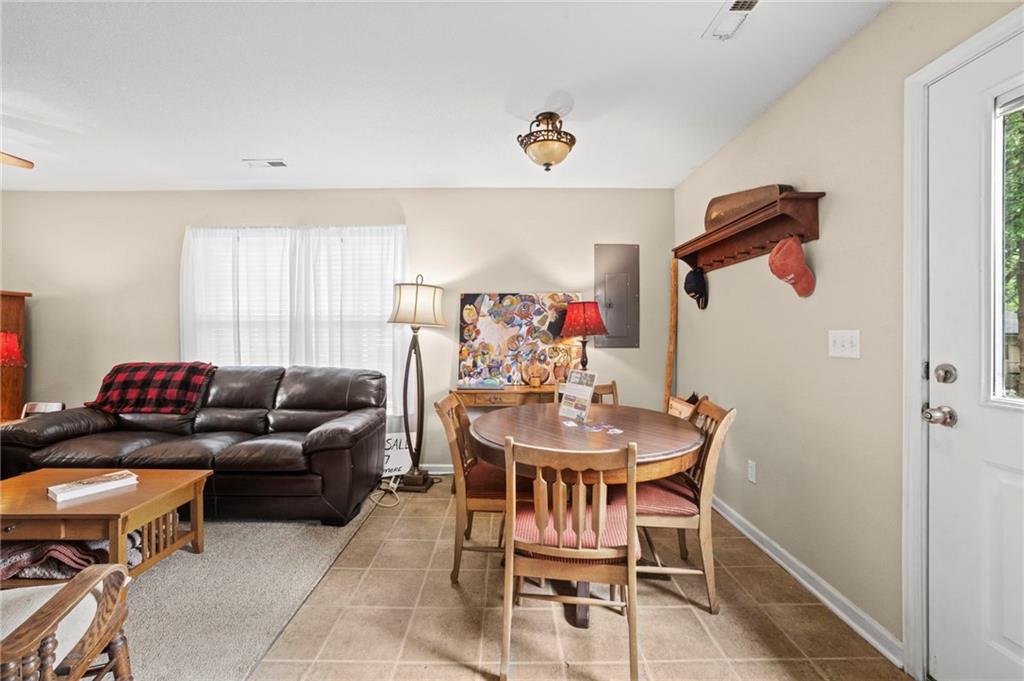 727 S Sycamore Street Property Photo 15