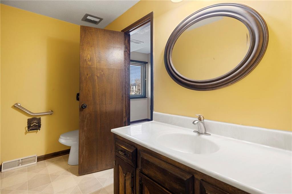 7616 Nw Eastside Drive Property Photo 44