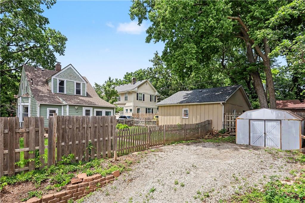 4027 Clark Avenue Property Photo 25
