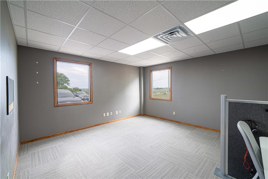 4402 S 40th Street Property Photo 20