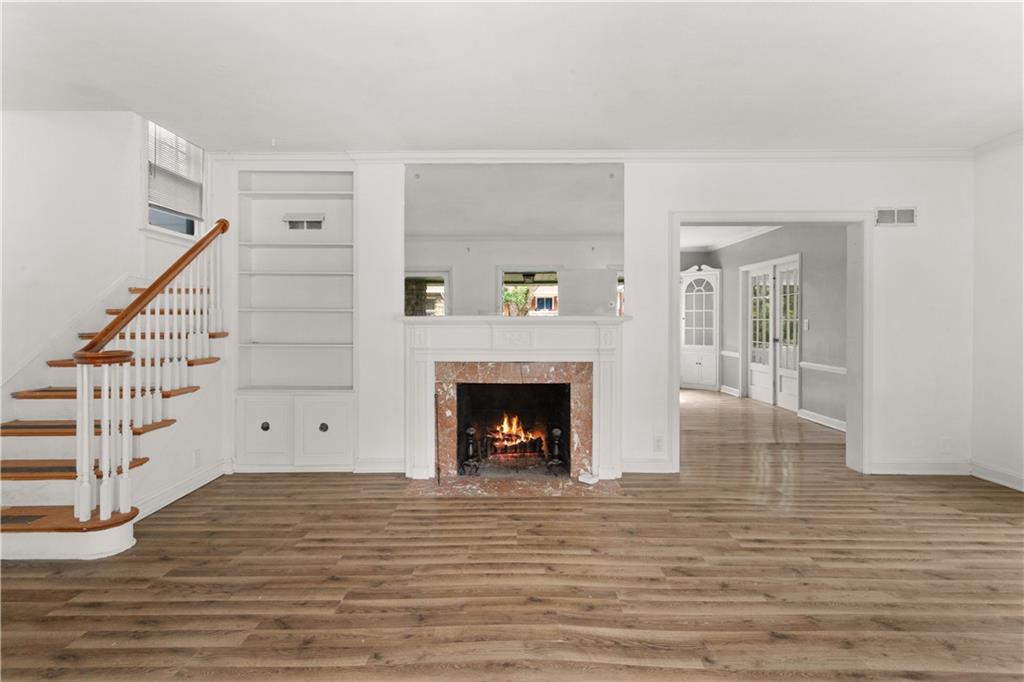 2843 Parkwood Boulevard Property Photo 4