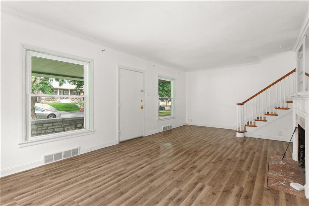 2843 Parkwood Boulevard Property Photo 6