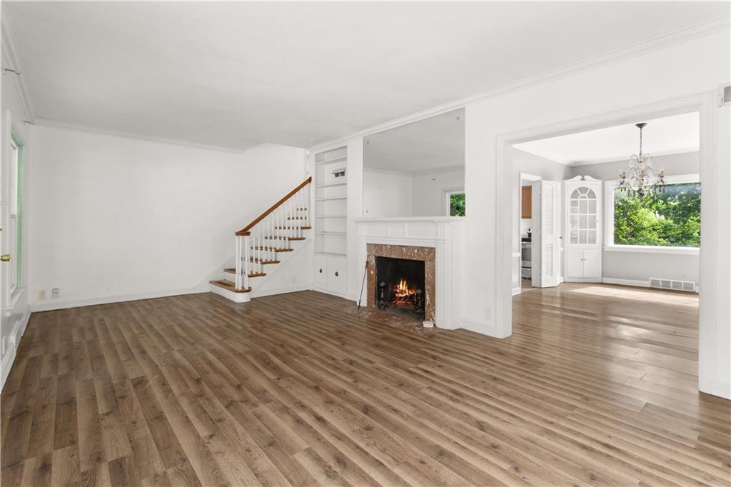 2843 Parkwood Boulevard Property Photo 7