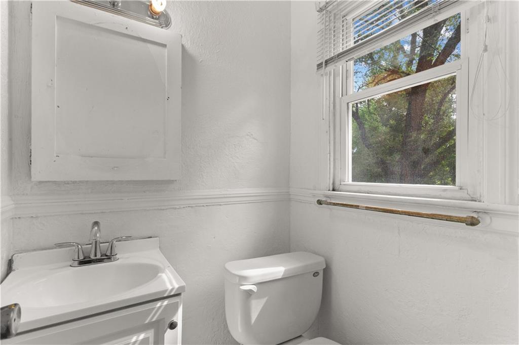 2843 Parkwood Boulevard Property Photo 15