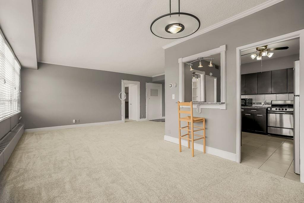 333 W Meyer Boulevard Property Photo 6