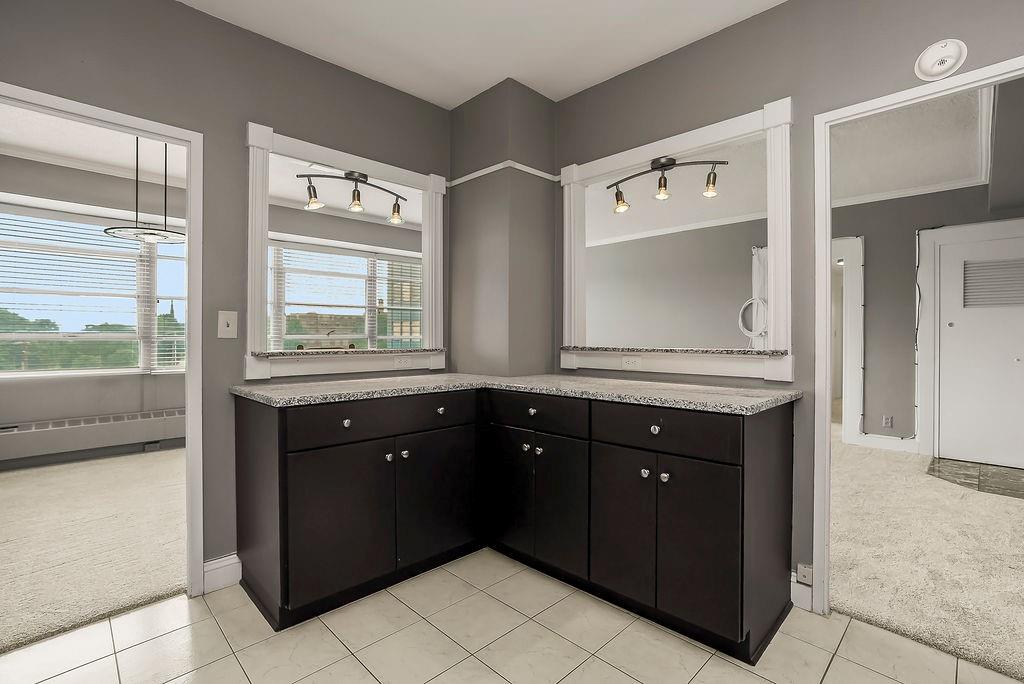 333 W Meyer Boulevard Property Photo 11