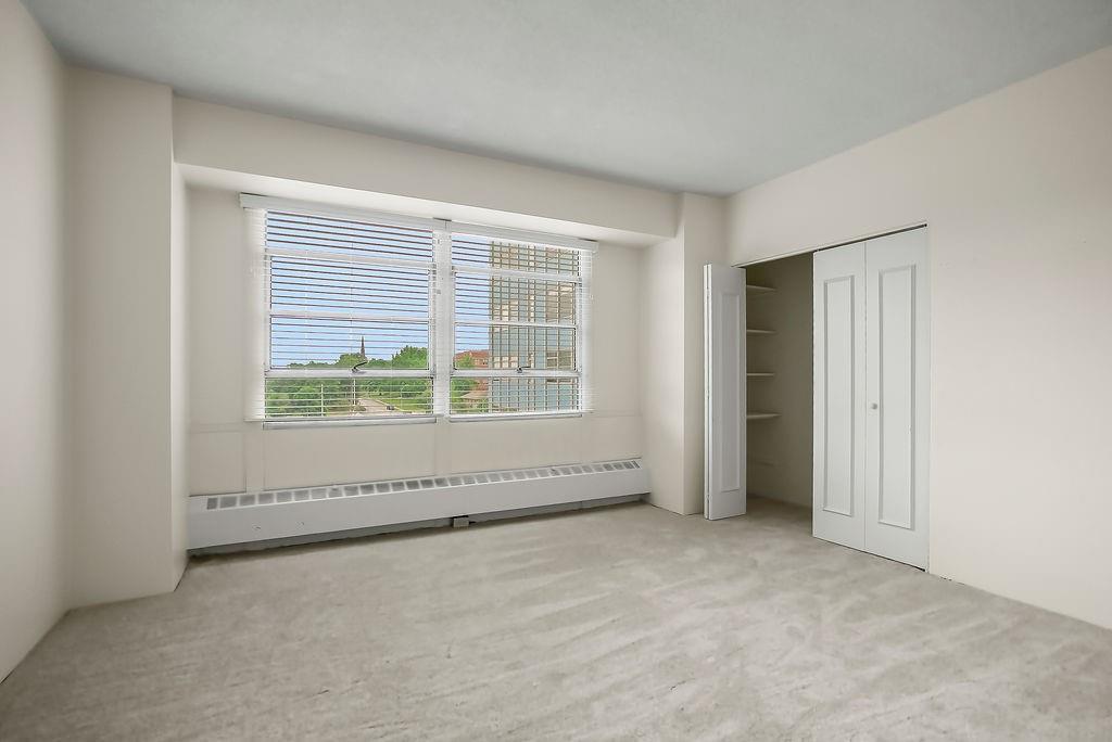333 W Meyer Boulevard Property Photo 12