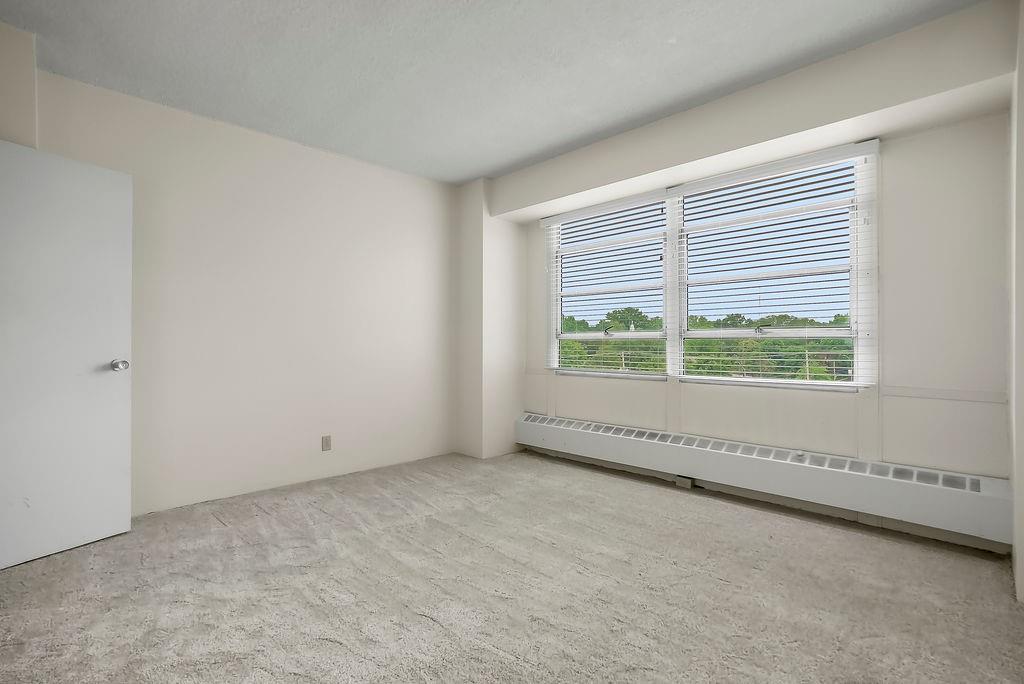 333 W Meyer Boulevard Property Photo 13