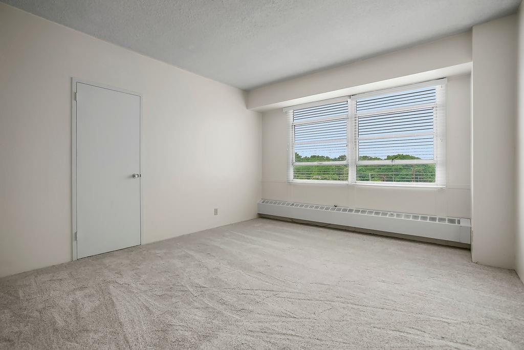333 W Meyer Boulevard Property Photo 15