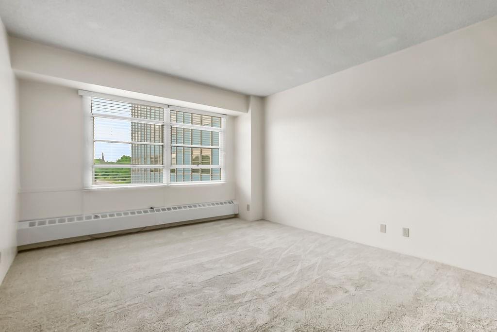 333 W Meyer Boulevard Property Photo 16