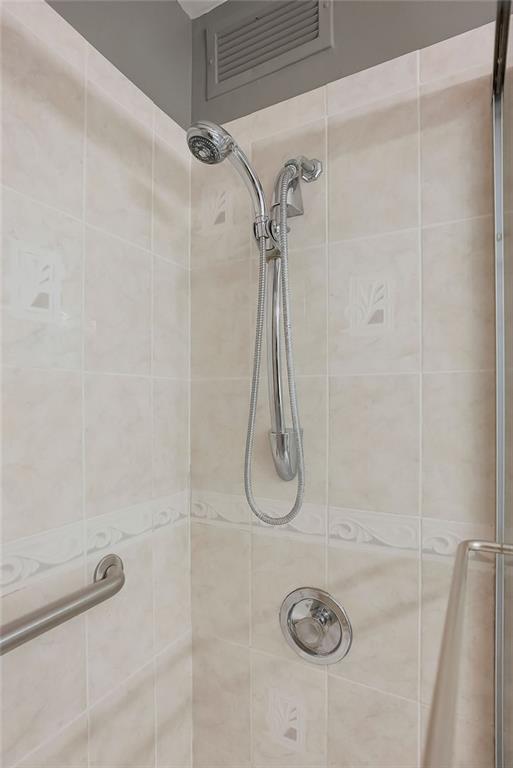 333 W Meyer Boulevard Property Photo 18