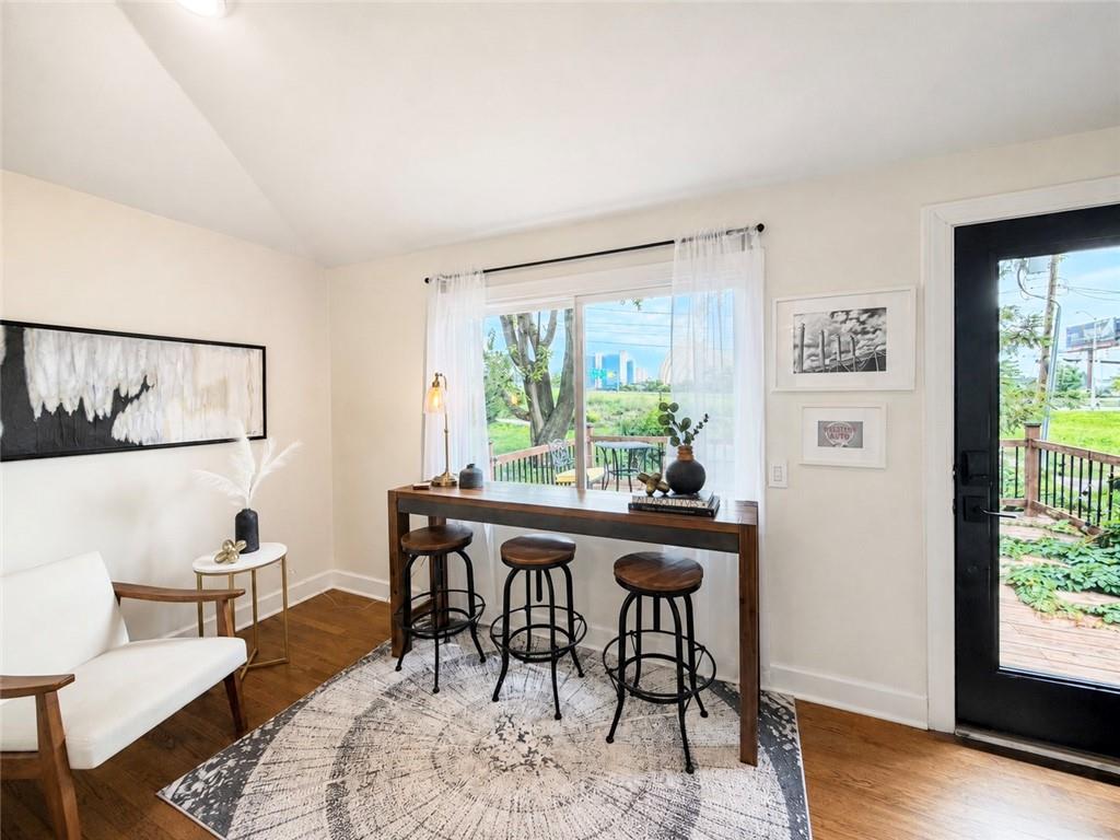 1643 Jefferson Street Property Photo 3