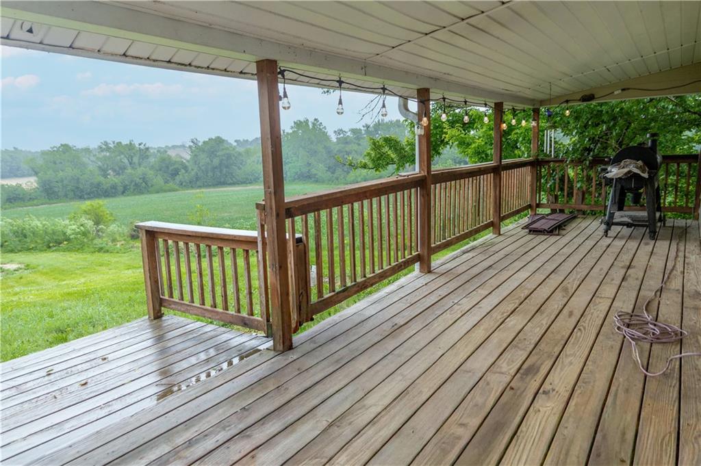 37872 230th Road Property Photo 6