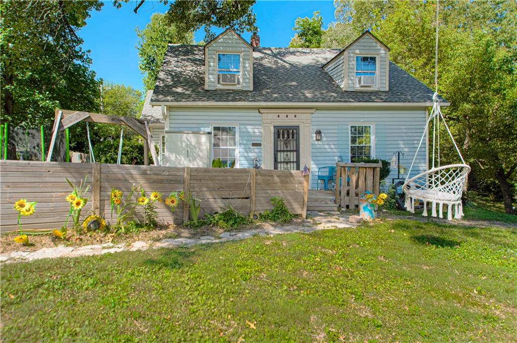 820 S Glenwood Avenue Property Photo 2
