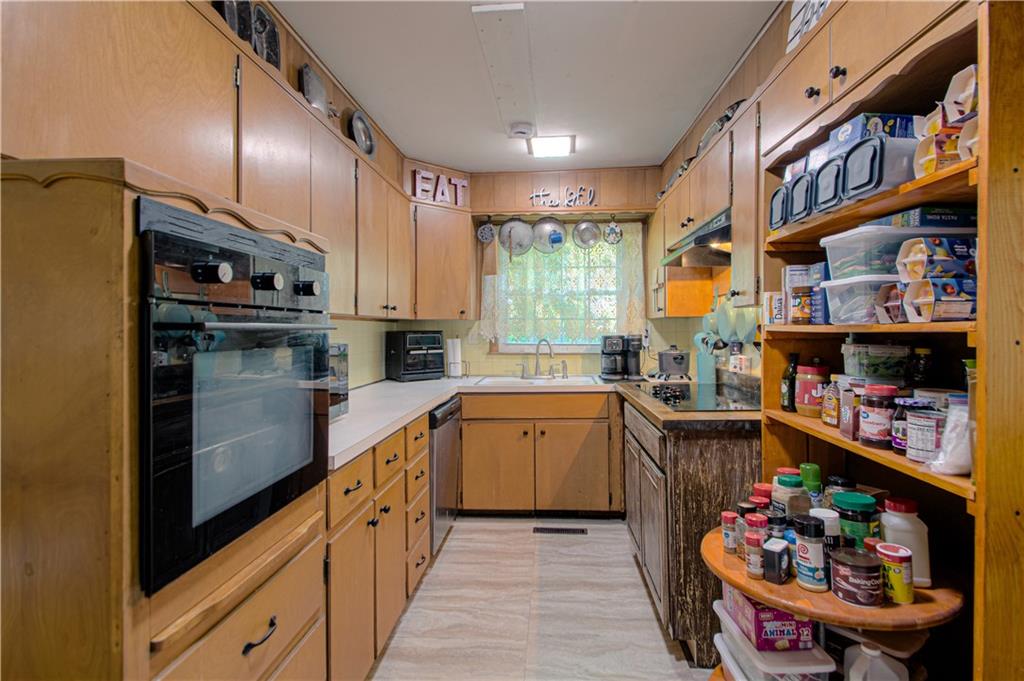 820 S Glenwood Avenue Property Photo 8