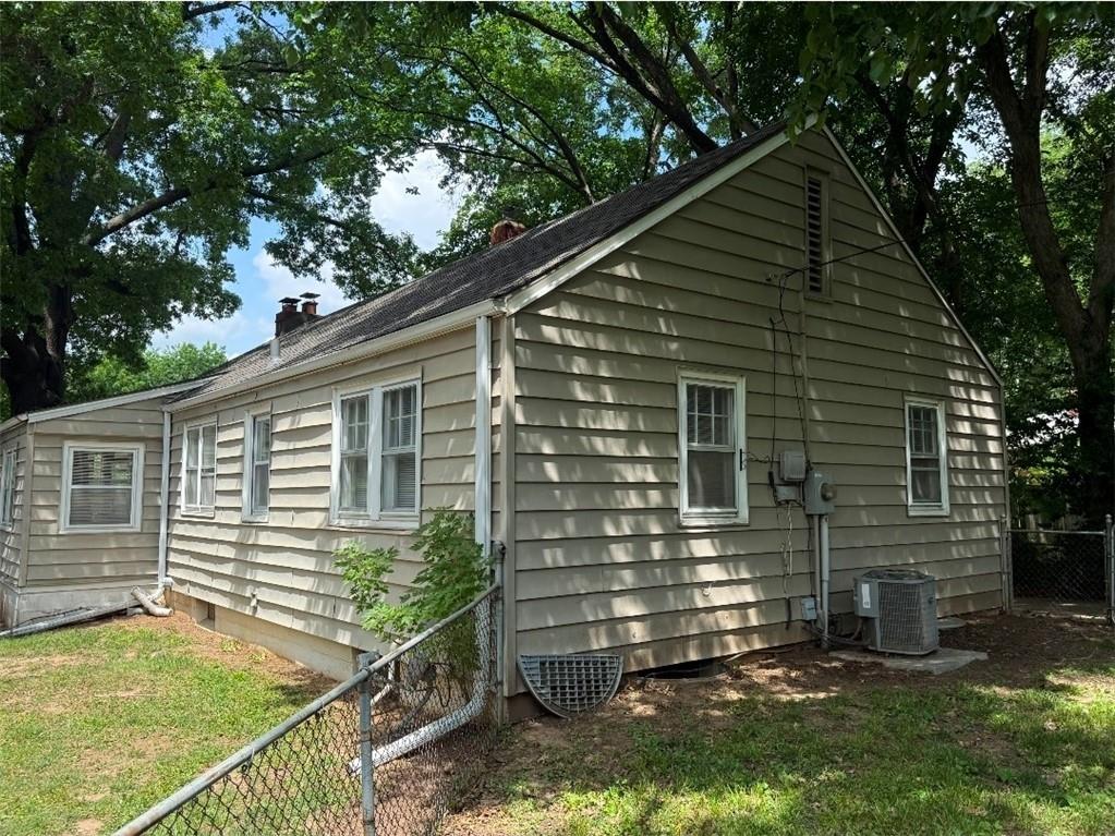 419 N Willis Avenue Property Photo 3