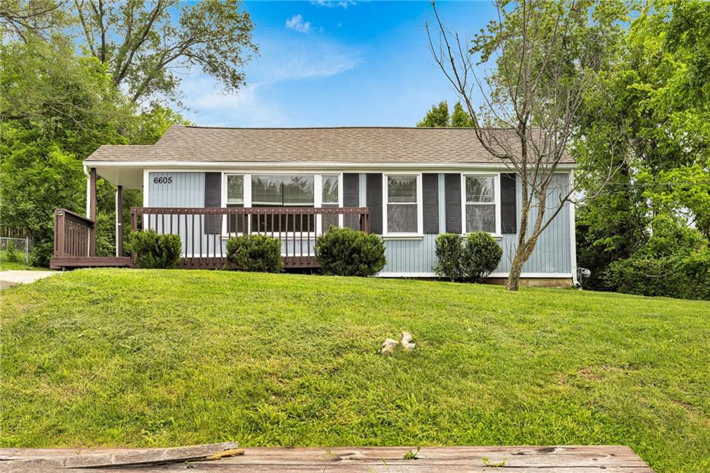 6605 N Edison Avenue Property Photo 1