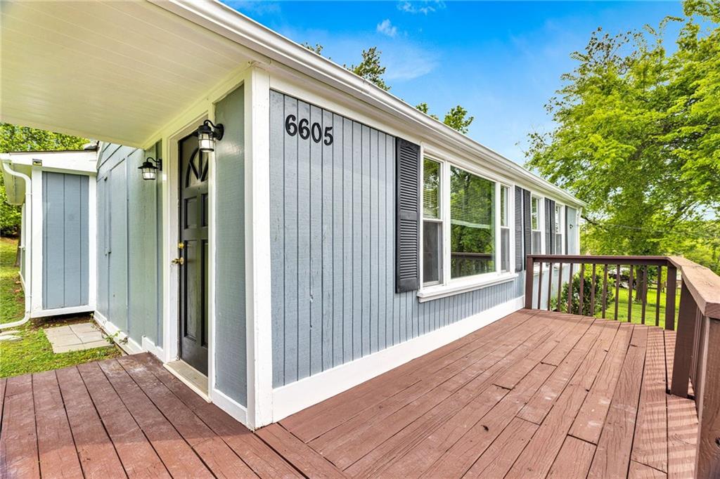 6605 N Edison Avenue Property Photo 3