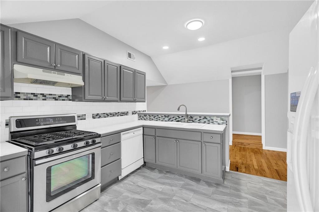 6605 N Edison Avenue Property Photo 13