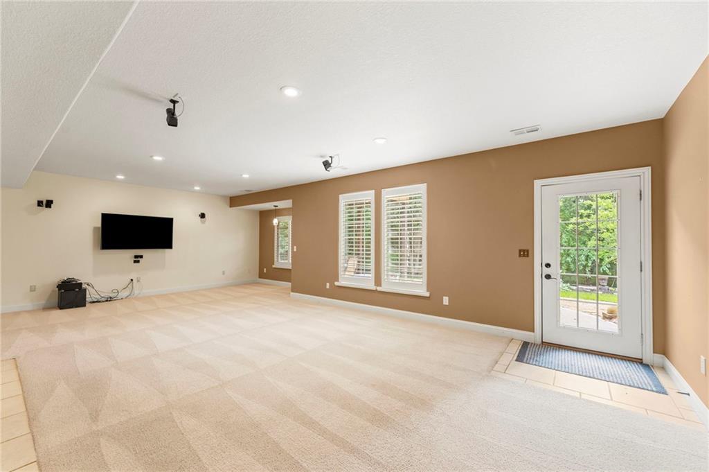 11708 Delavan Avenue Property Photo 33