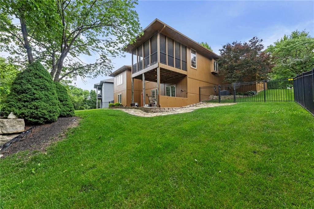 11708 Delavan Avenue Property Photo 46
