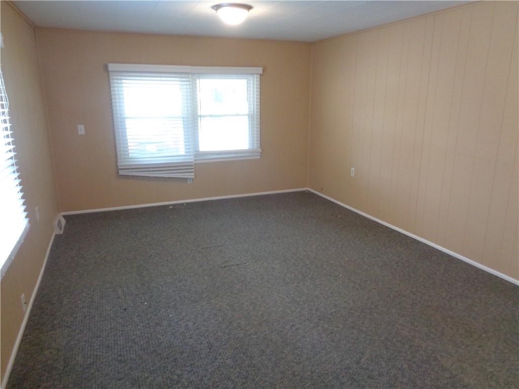 1800 S Northern Boulevard Property Photo 12