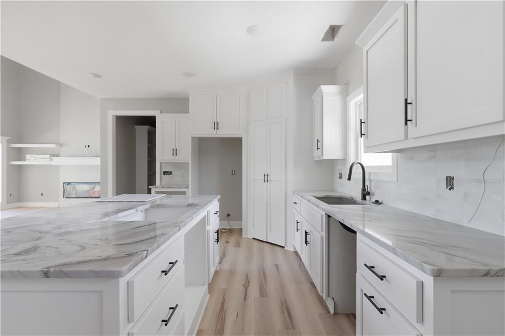 48 Eagles Pass Property Photo 4