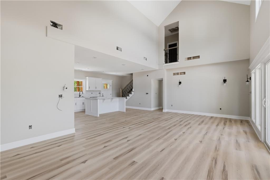 48 Eagles Pass Property Photo 8