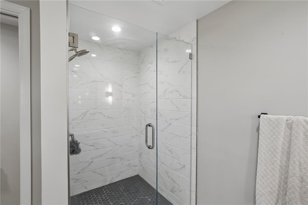 1210 Romany Road Property Photo 23