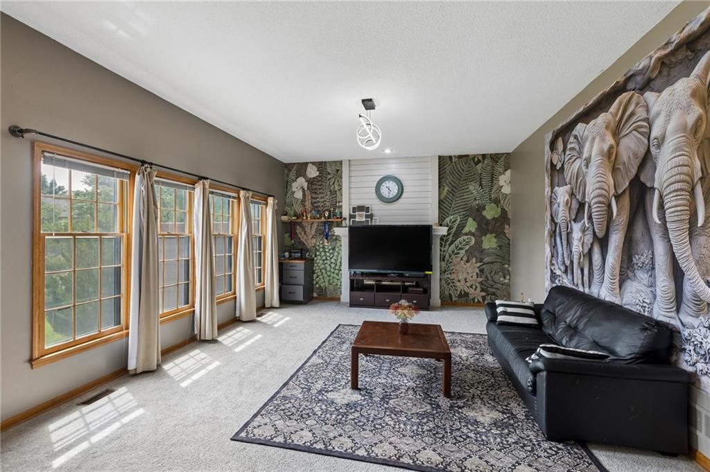 12823 Perry Street Property Photo 6