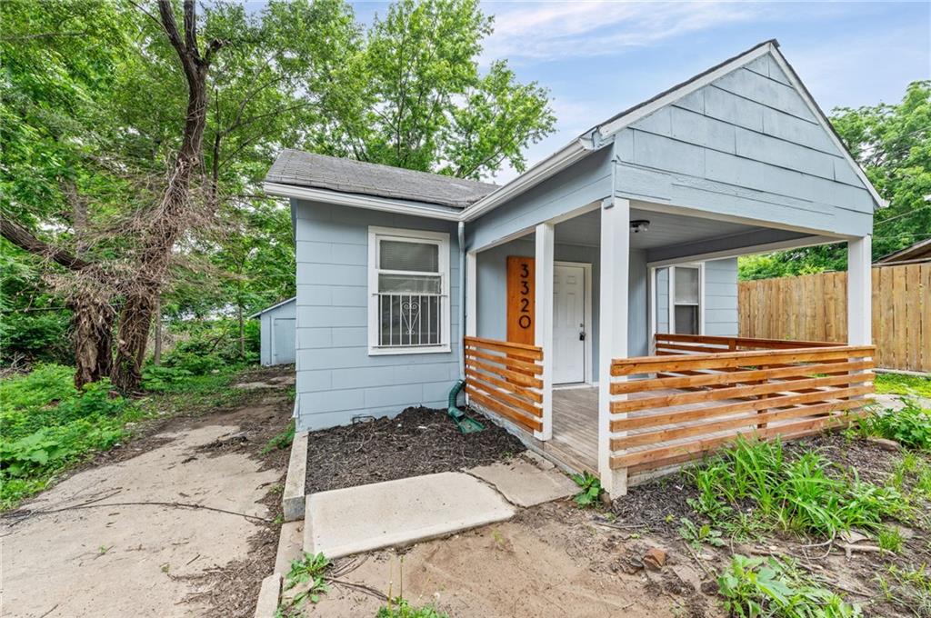 3320 Spruce Avenue Property Photo 2