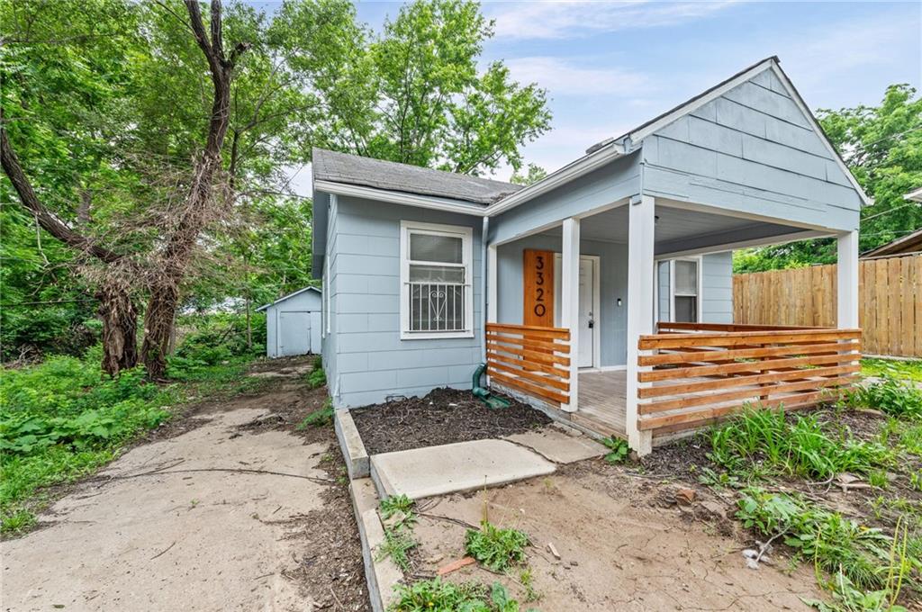 3320 Spruce Avenue Property Photo 3