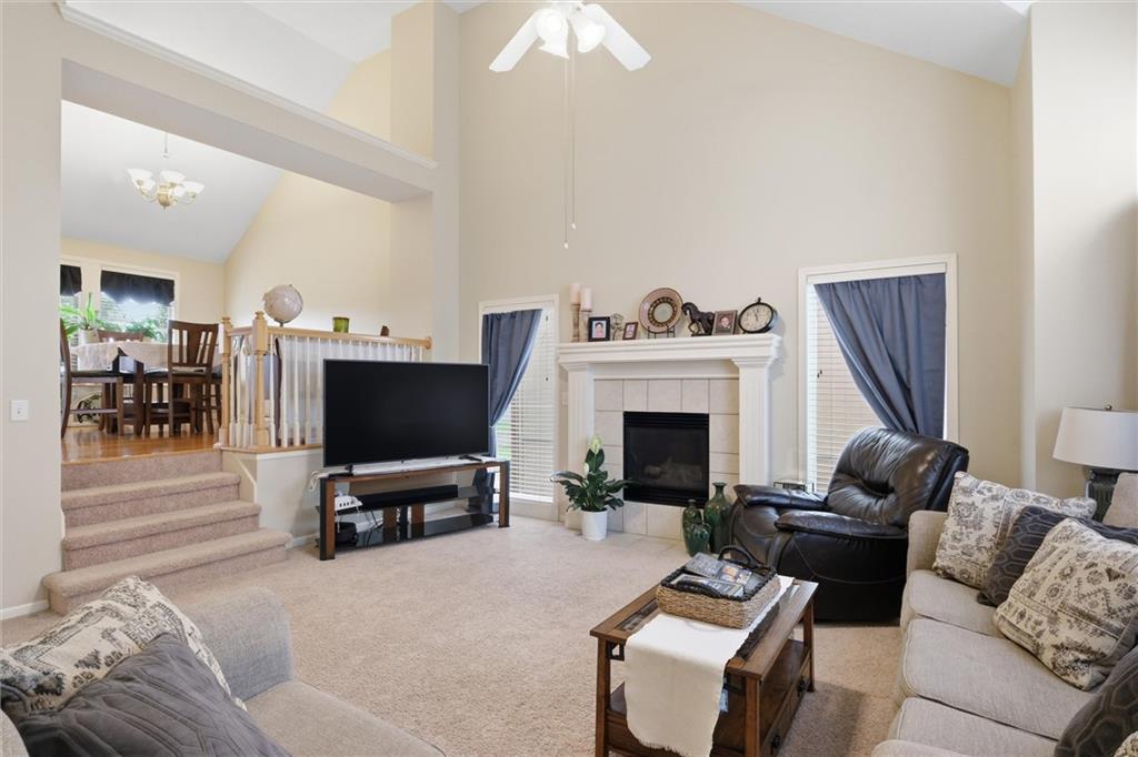2353 Sw Switchback Court Property Photo 3