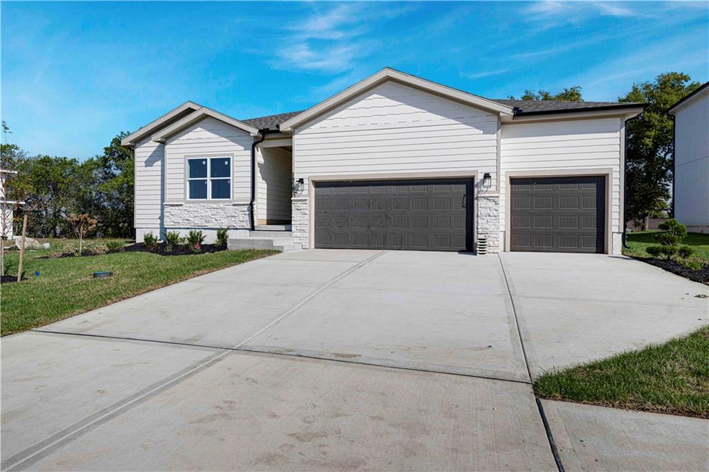 18580 W 195 Street Property Photo 1