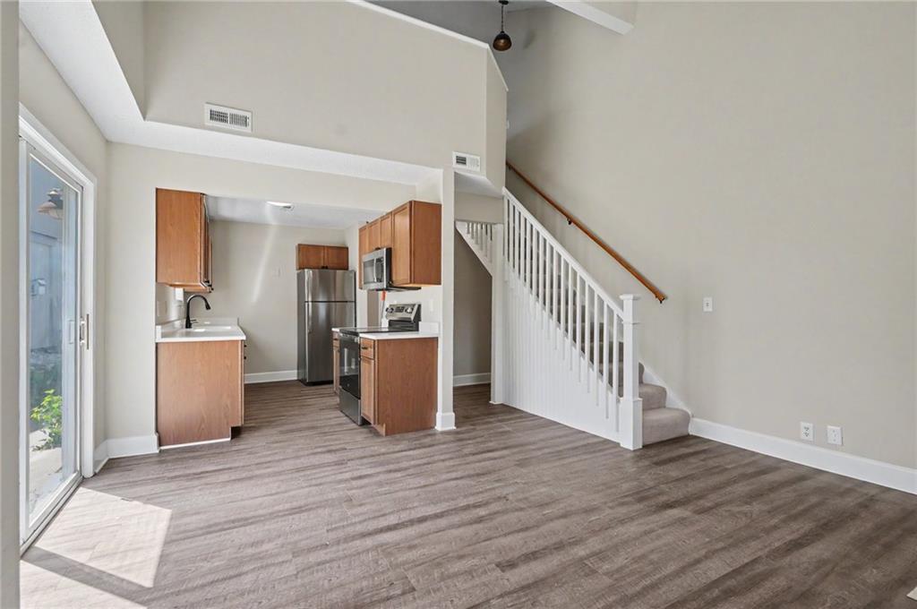 2527 Morningside Drive Property Photo 5