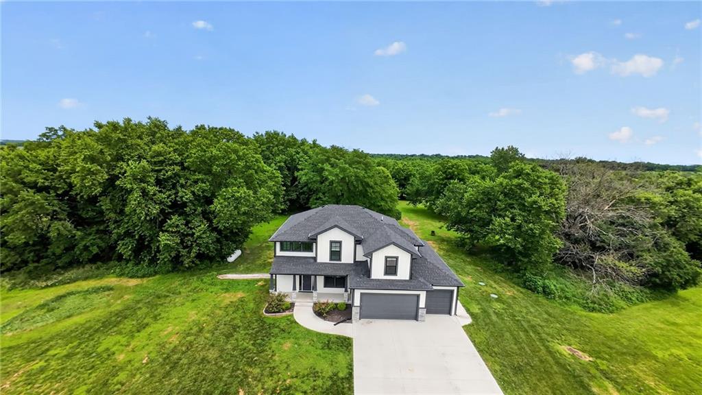 20194 207th Street Property Photo 3