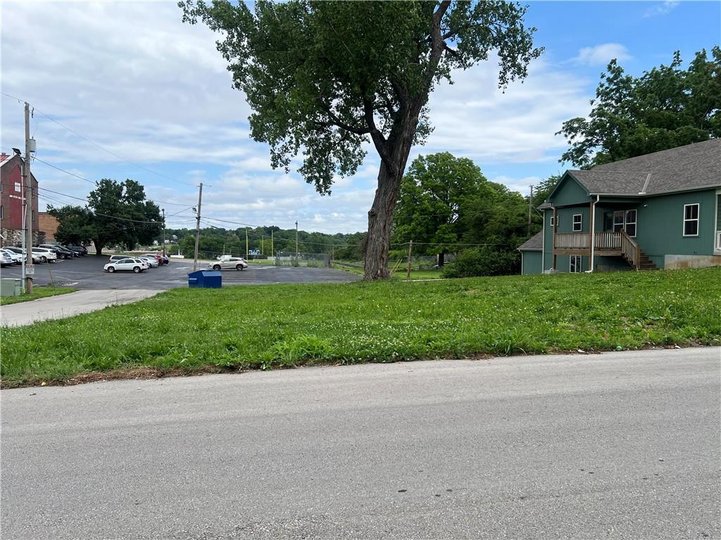 740 Everett Avenue Property Photo 3