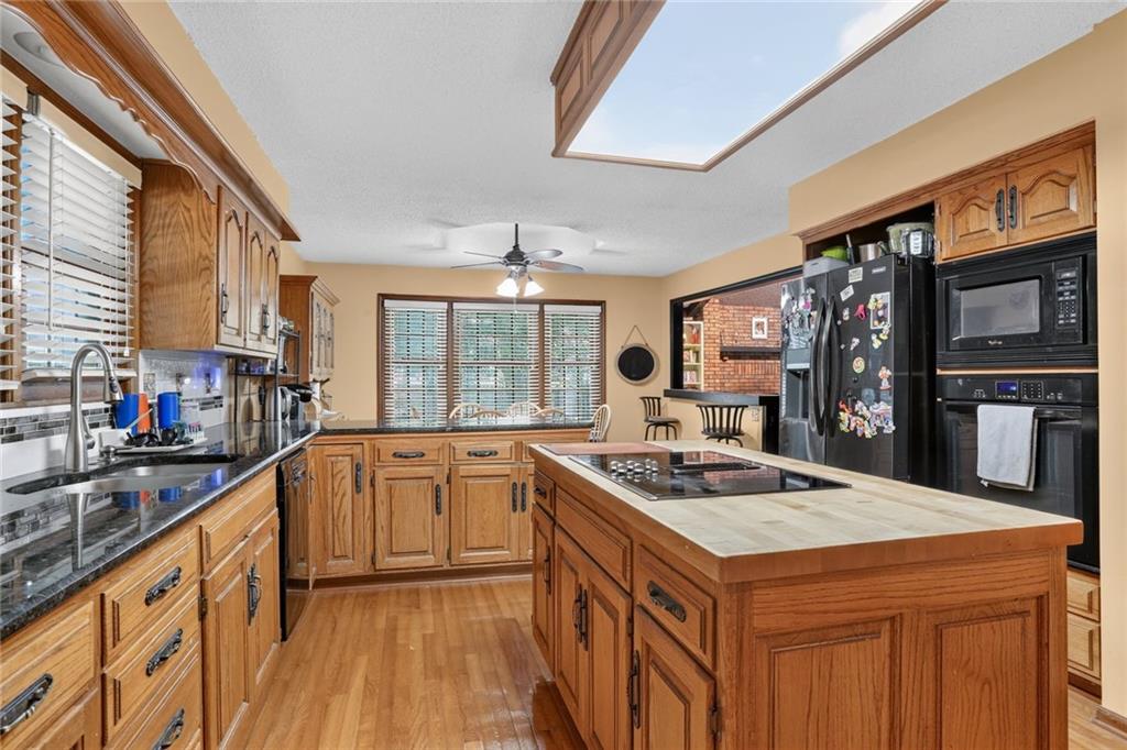16313 W Chur Street Property Photo 6