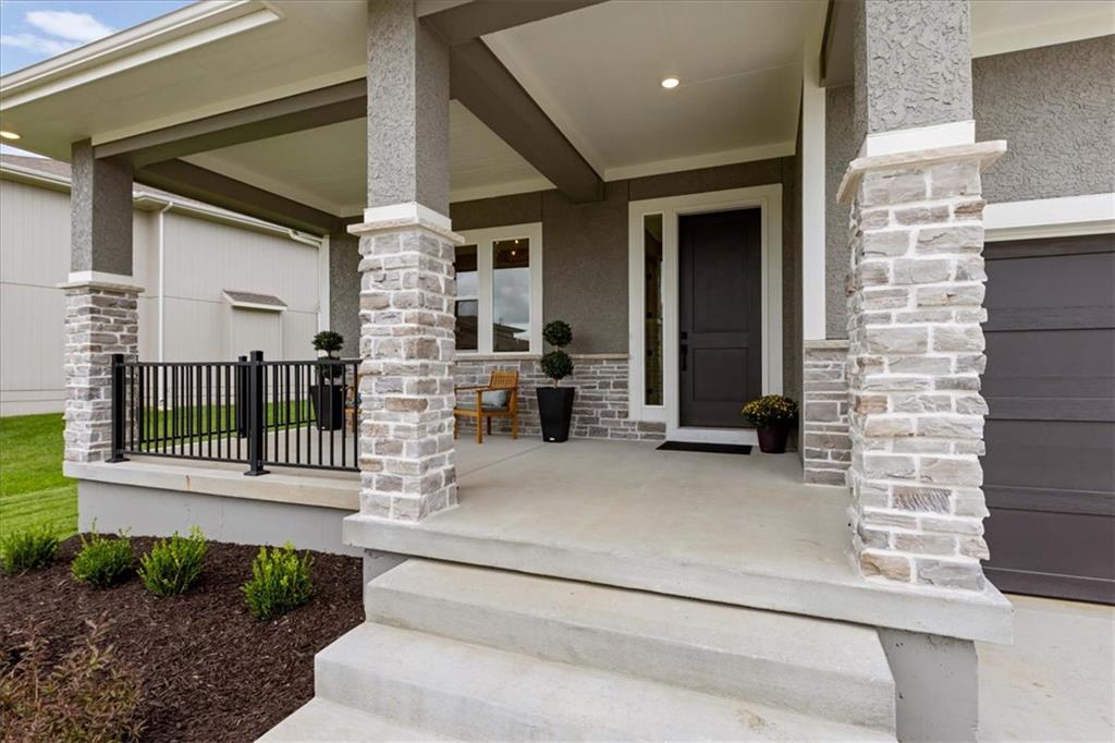 18220 Monrovia Street Property Photo 3