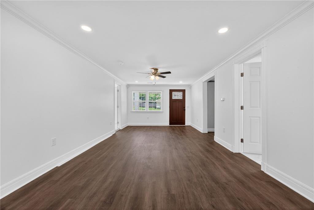 1711 E 1st Street Property Photo 4