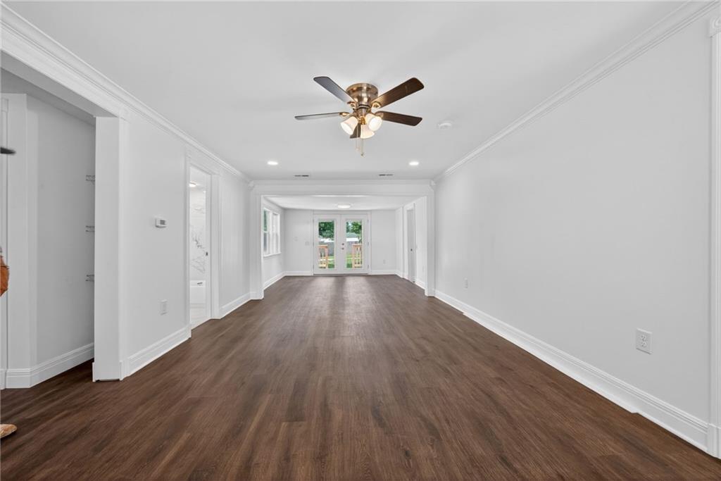 1711 E 1st Street Property Photo 6