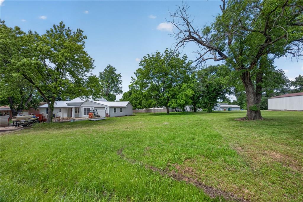 1711 E 1st Street Property Photo 28