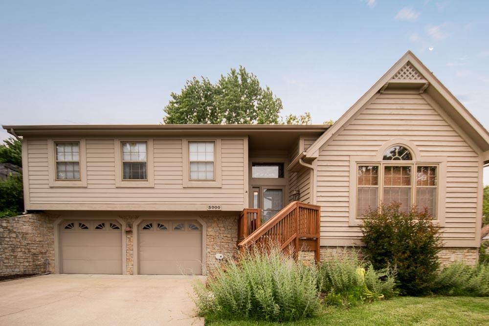 3000 University Drive Property Photo 1