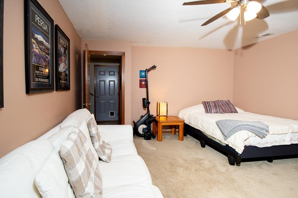 3000 University Drive Property Photo 17