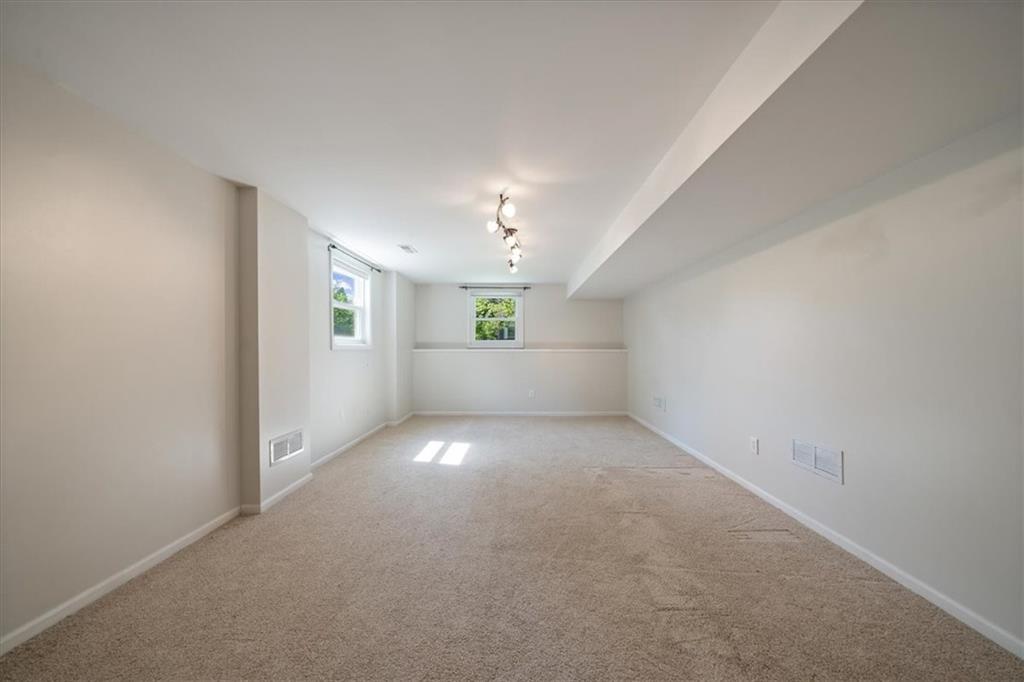7801 N Revere Drive Property Photo 46