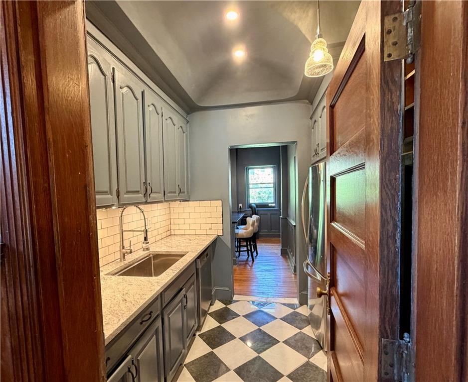 444 Gladstone Boulevard Property Photo 17