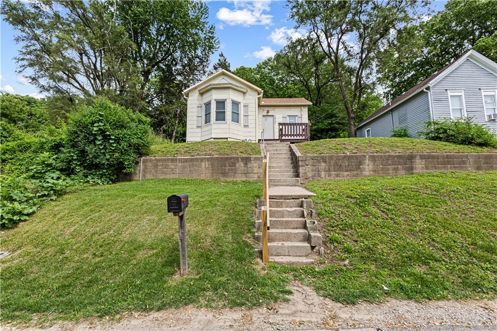 2527 S 13th Street Property Photo 1