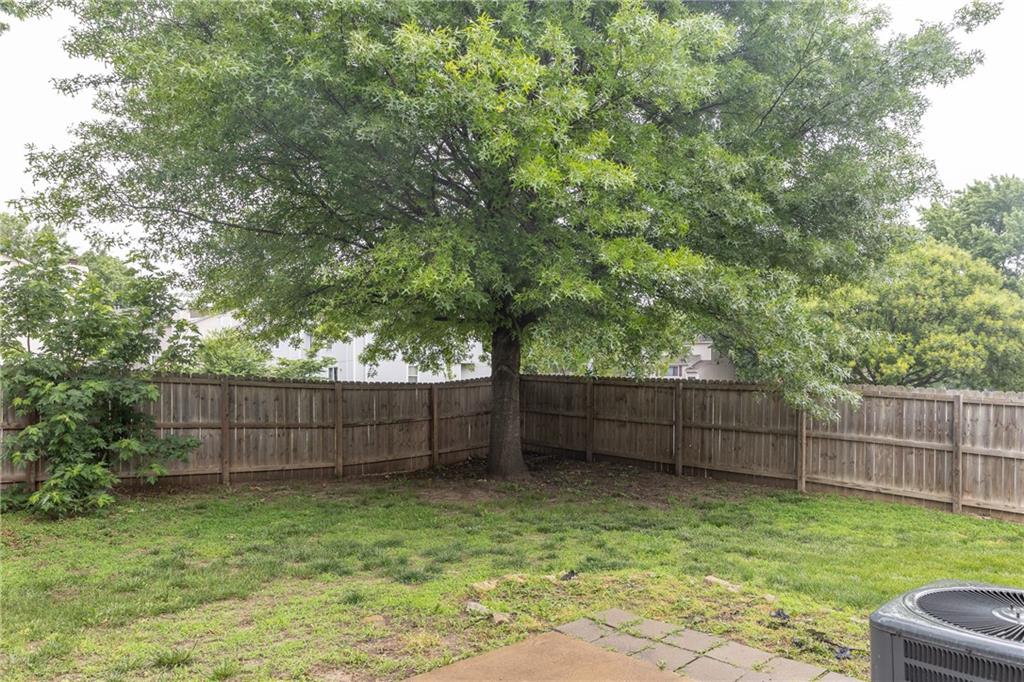 1424 E 125th Terrace Property Photo 33